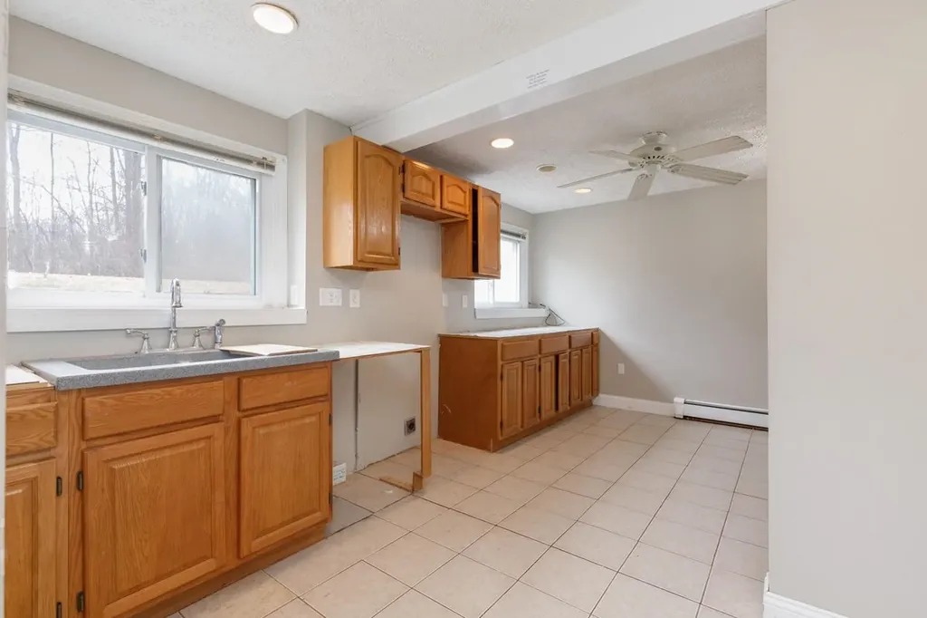 3 Ski Doo Lane Deerfield NH 03037