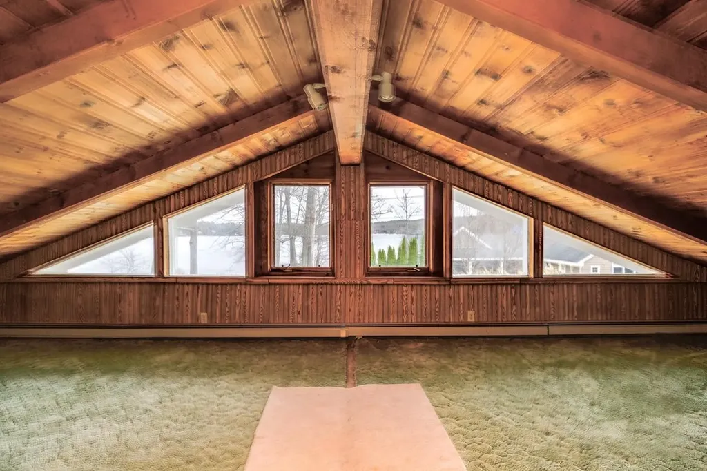 3 Ski Doo Lane Deerfield NH 03037