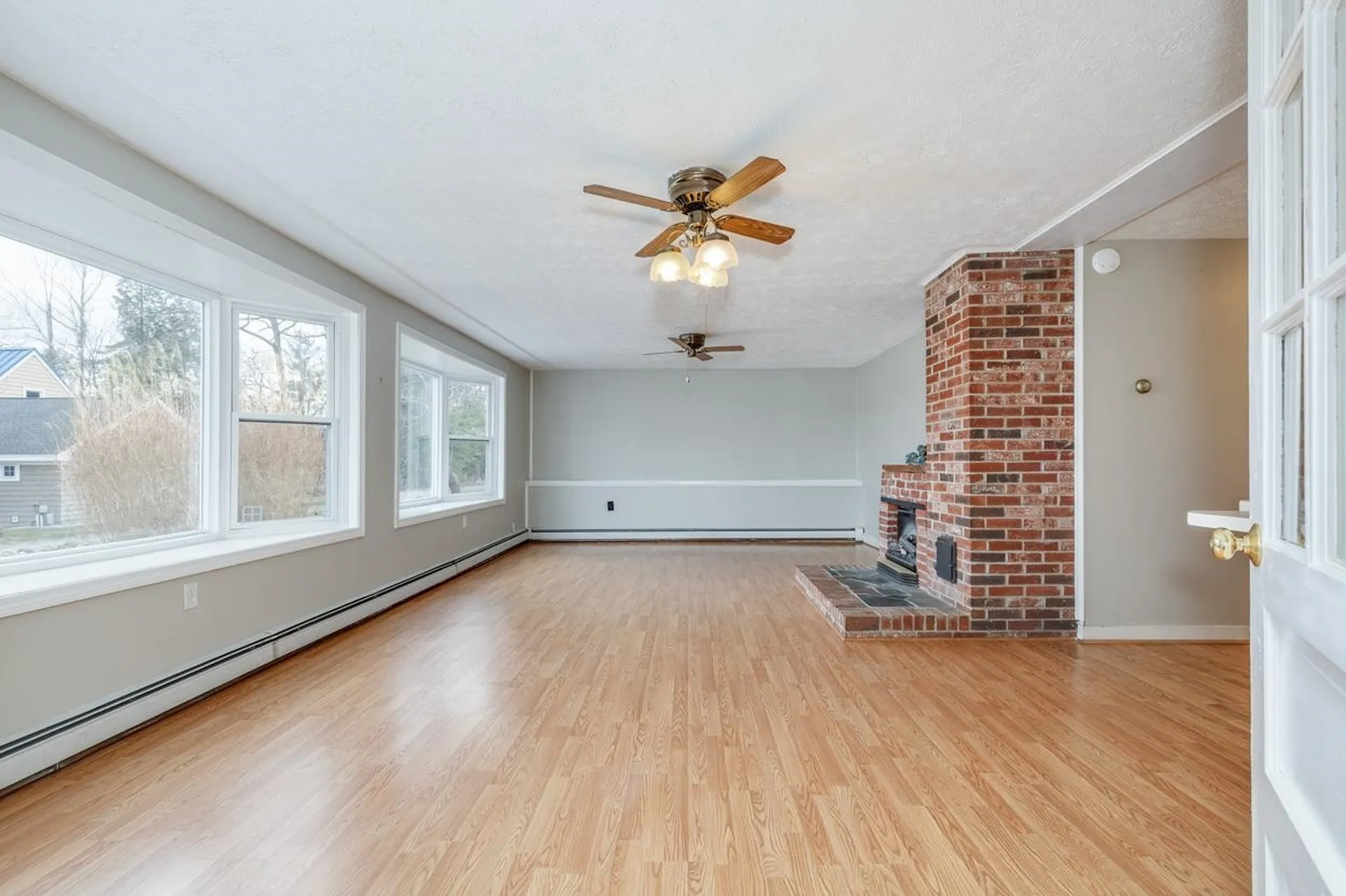 3 Ski Doo Lane Deerfield NH 03037