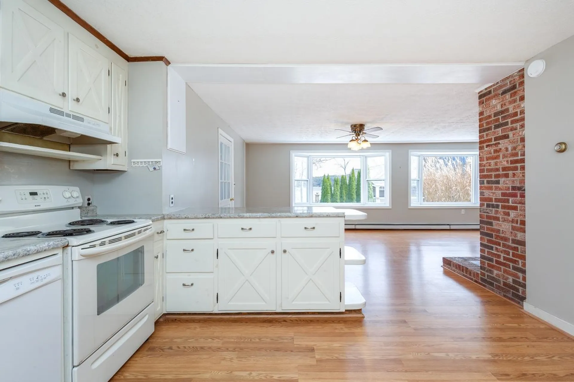 3 Ski Doo Lane Deerfield NH 03037