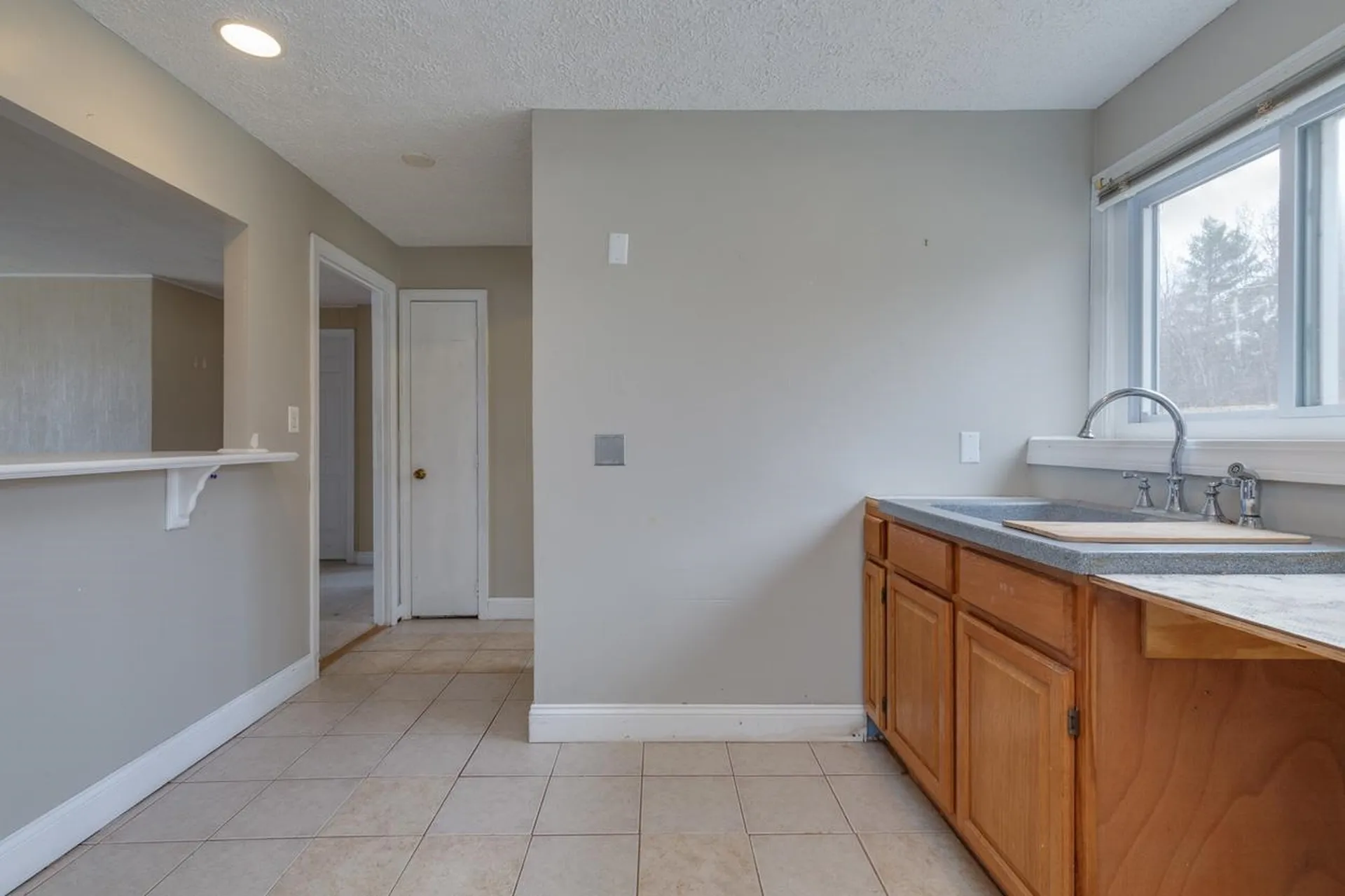 3 Ski Doo Lane Deerfield NH 03037