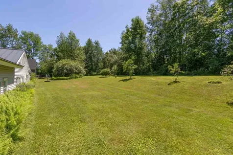 3 Ski Doo Lane Deerfield NH 03037