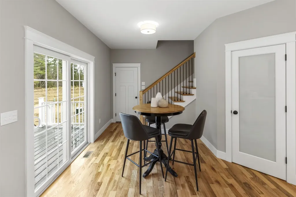 8 Stone Creek Drive Brentwood NH 03833