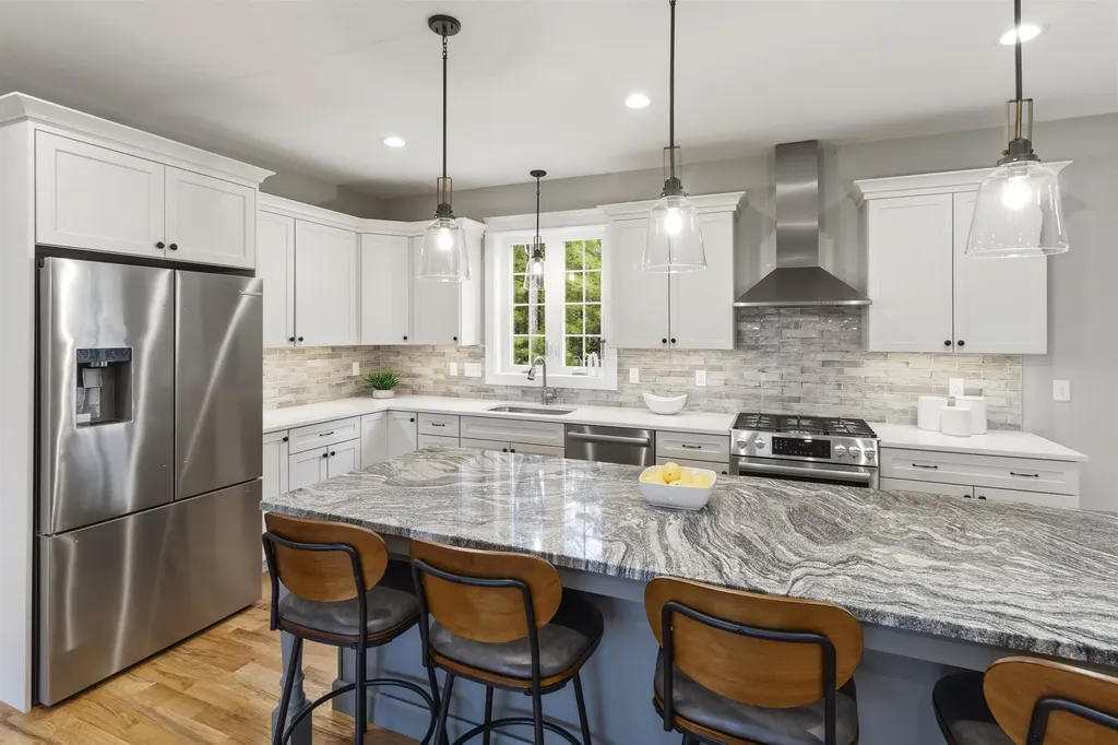 8 Stone Creek Drive Brentwood NH 03833