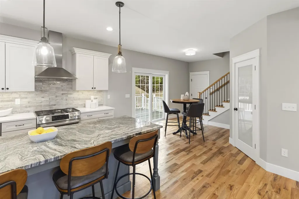 8 Stone Creek Drive Brentwood NH 03833