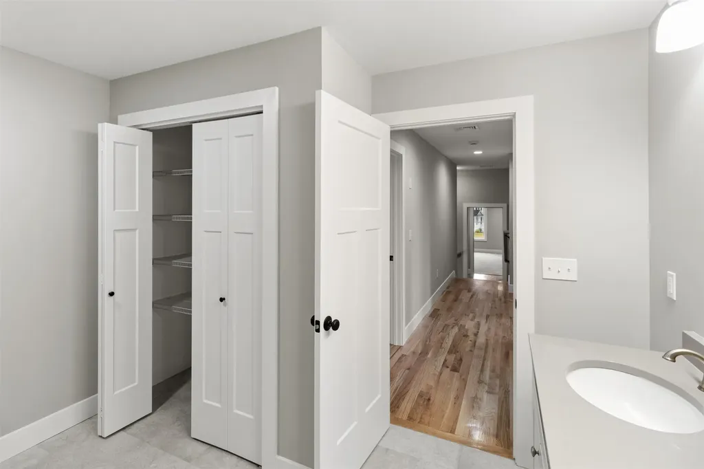 8 Stone Creek Drive Brentwood NH 03833