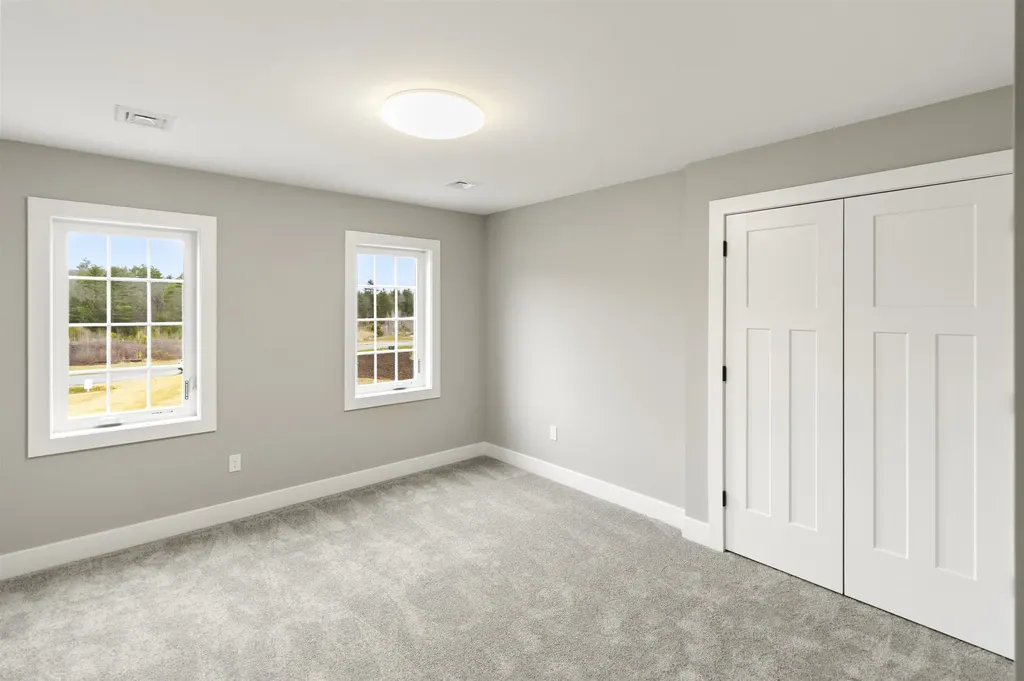 8 Stone Creek Drive Brentwood NH 03833