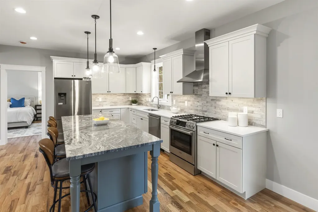 8 Stone Creek Drive Brentwood NH 03833