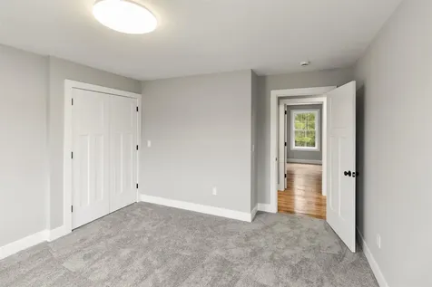 8 Stone Creek Drive Brentwood NH 03833