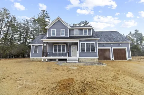 8 Stone Creek Drive Brentwood NH 03833
