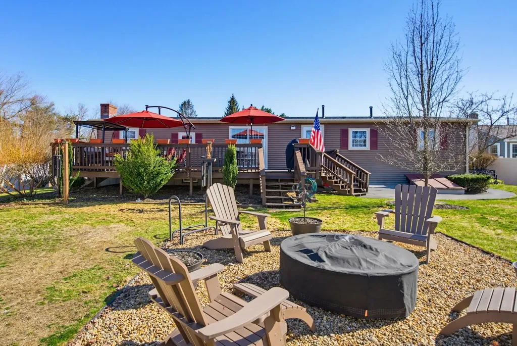 129 Brady Circle Manchester NH 03109