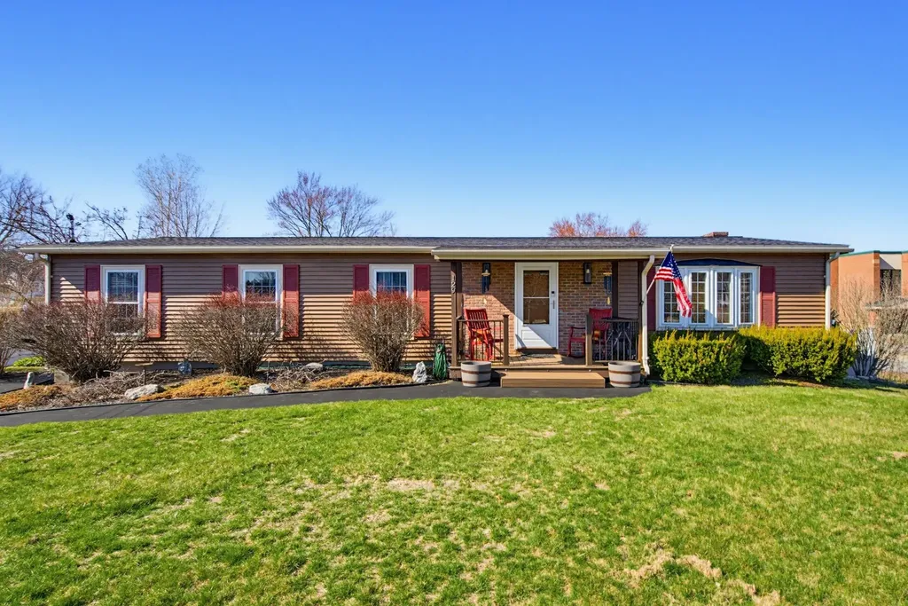 129 Brady Circle Manchester NH 03109