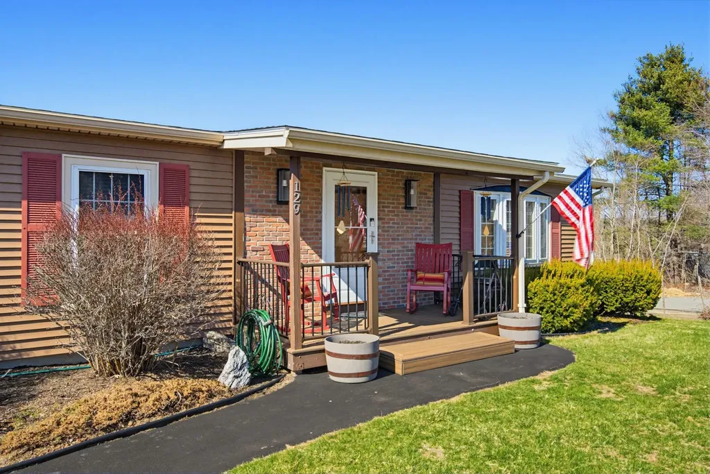 129 Brady Circle Manchester NH 03109
