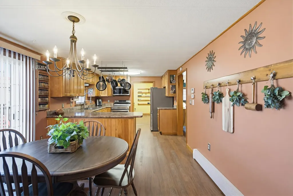 129 Brady Circle Manchester NH 03109