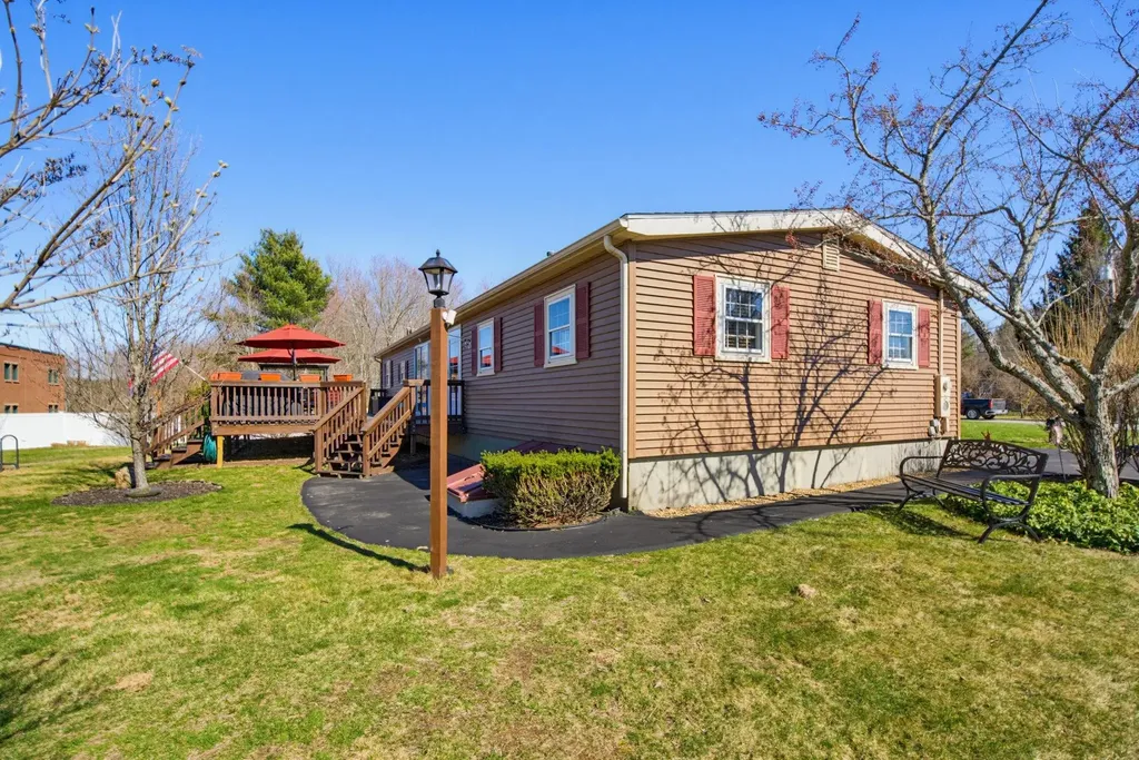 129 Brady Circle Manchester NH 03109