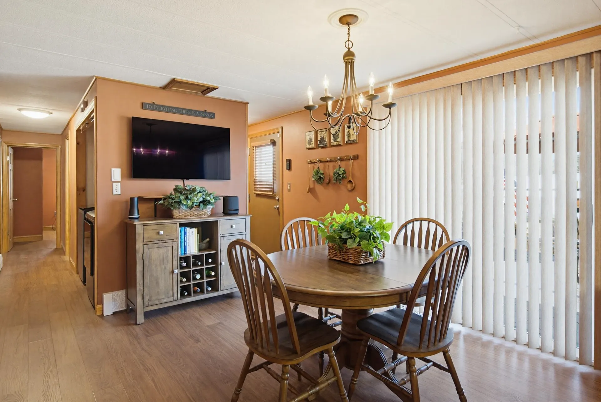 129 Brady Circle Manchester NH 03109