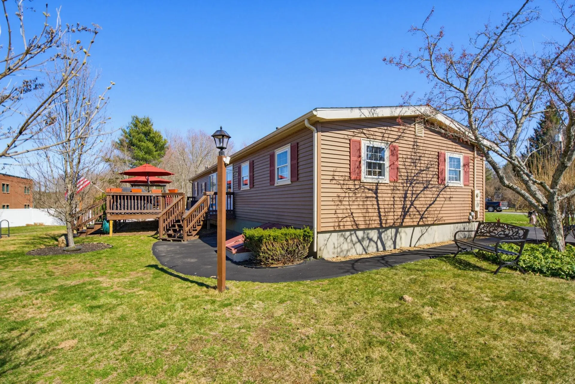 129 Brady Circle Manchester NH 03109
