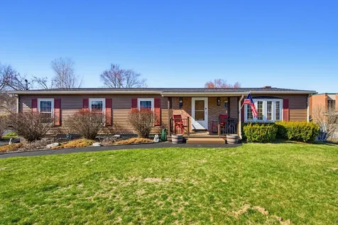 129 Brady Circle Manchester NH 03109