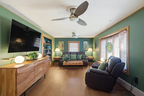 129 Brady Circle Manchester NH 03109