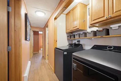 129 Brady Circle Manchester NH 03109
