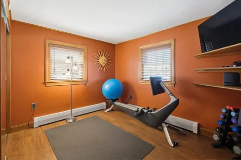 129 Brady Circle Manchester NH 03109