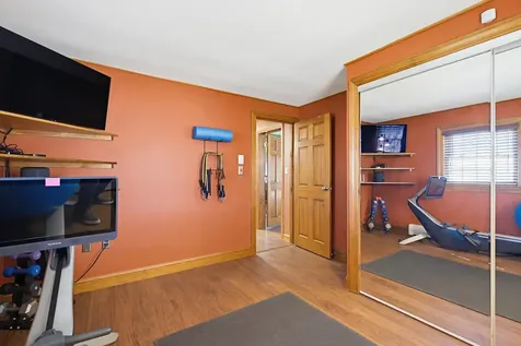 129 Brady Circle Manchester NH 03109