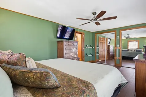 129 Brady Circle Manchester NH 03109