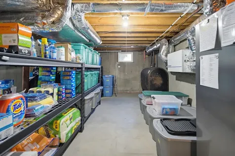 129 Brady Circle Manchester NH 03109