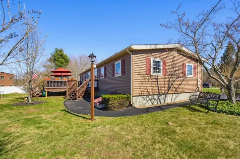 129 Brady Circle Manchester NH 03109