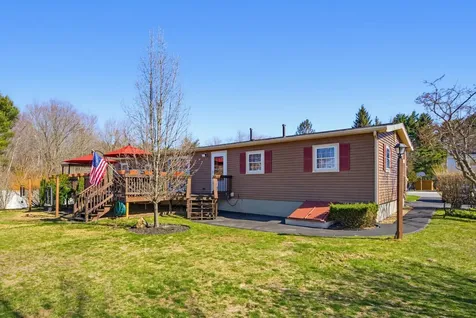 129 Brady Circle Manchester NH 03109