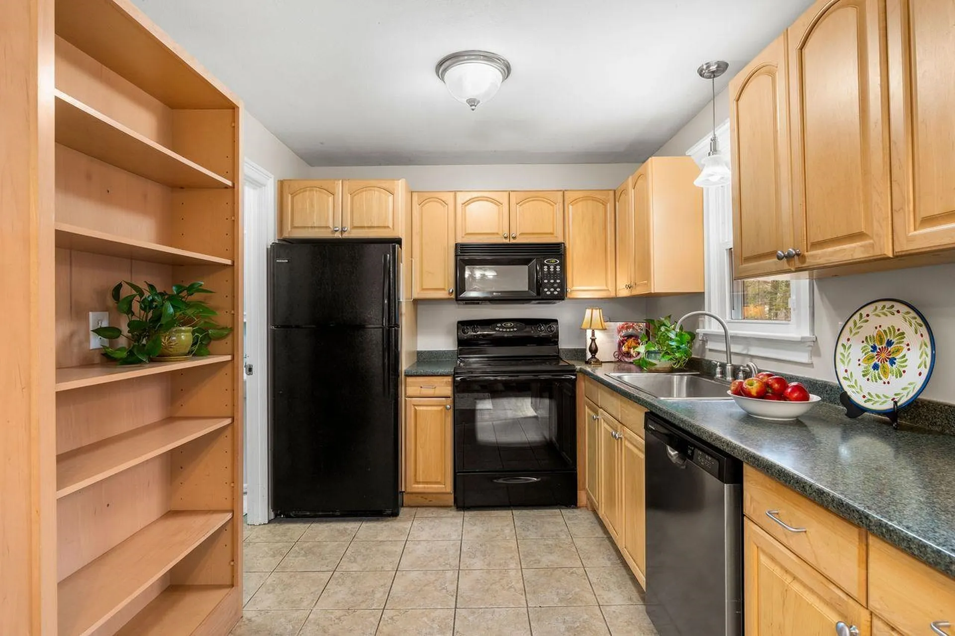 99 Winnicutt Road Stratham NH 03885