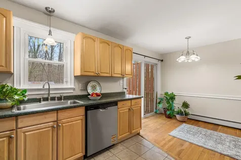 99 Winnicutt Road Stratham NH 03885