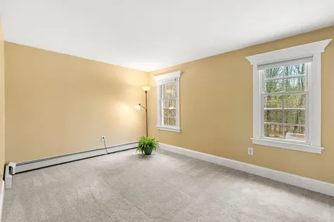 99 Winnicutt Road Stratham NH 03885