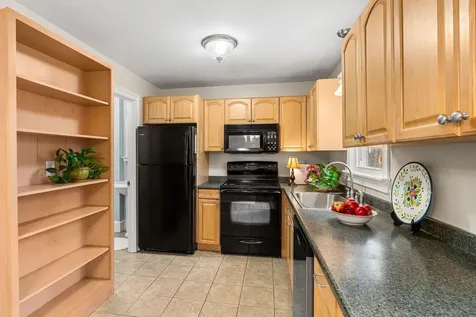 99 Winnicutt Road Stratham NH 03885