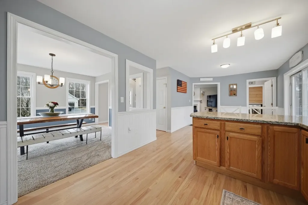 41 Drew Woods Drive Derry NH 03038