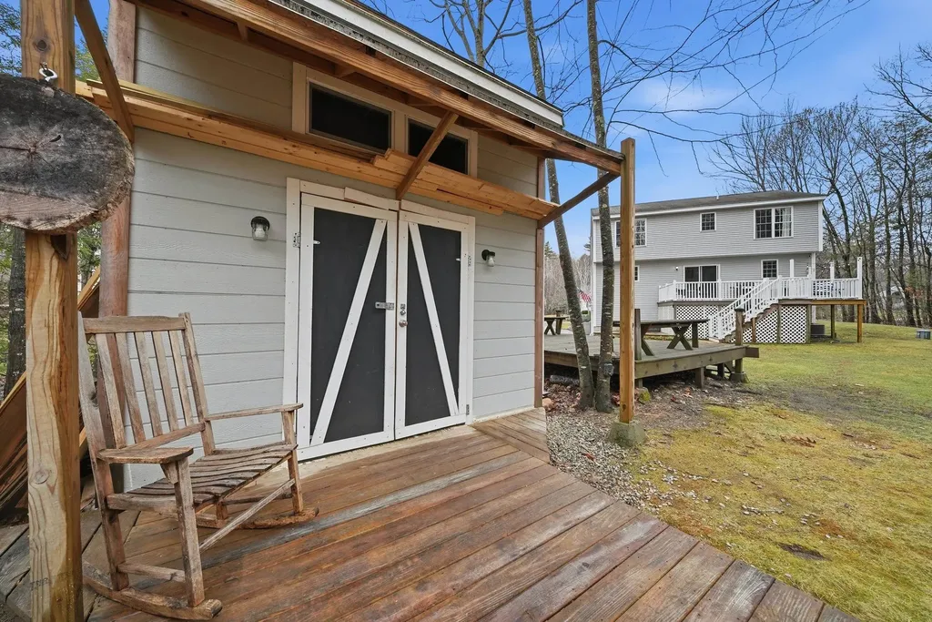 41 Drew Woods Drive Derry NH 03038