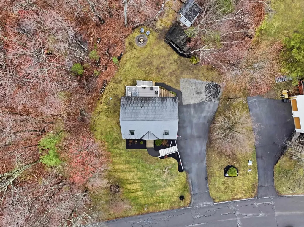 41 Drew Woods Drive Derry NH 03038