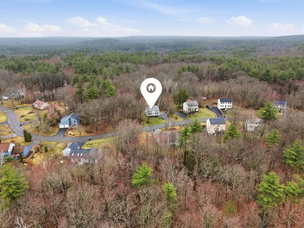 41 Drew Woods Drive Derry NH 03038