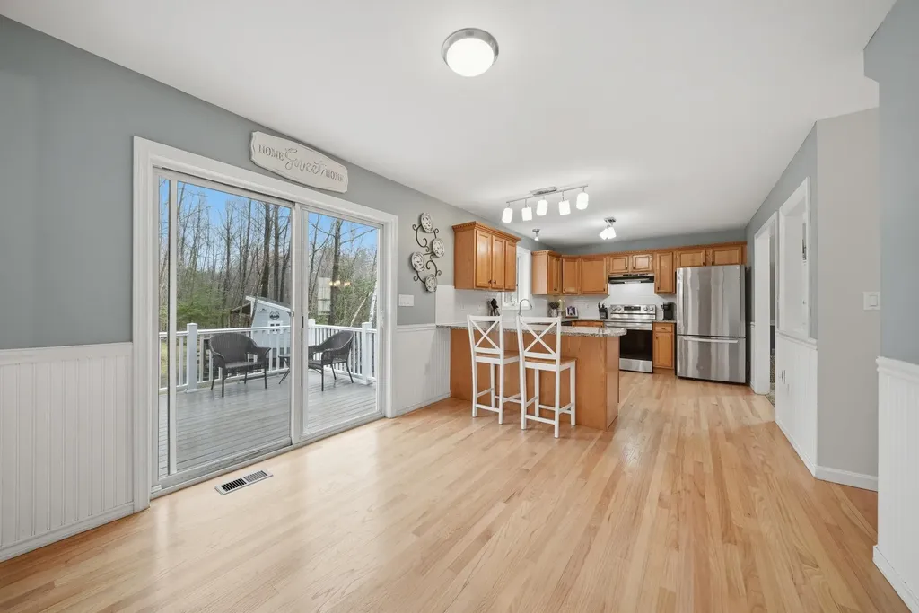 41 Drew Woods Drive Derry NH 03038