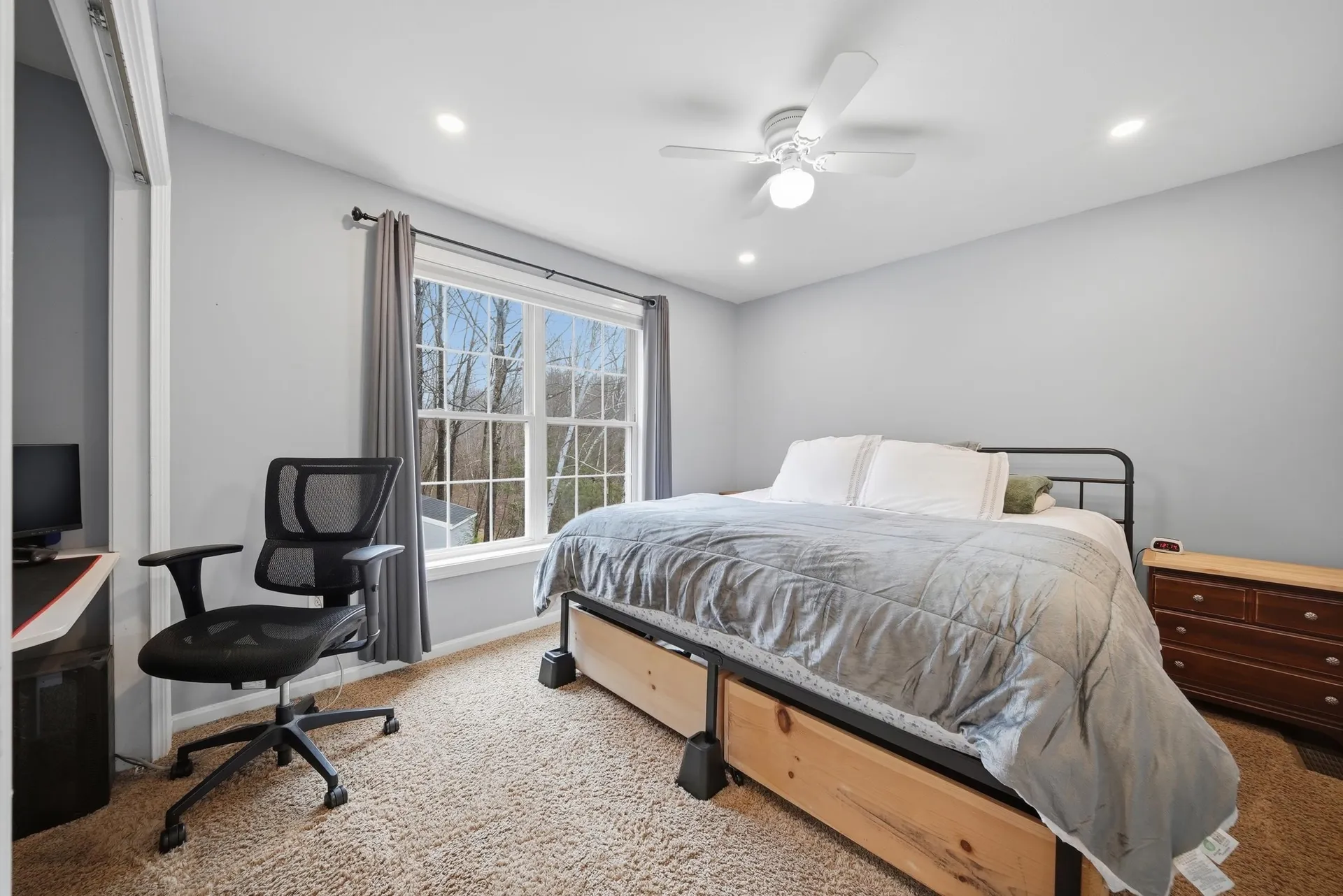 41 Drew Woods Drive Derry NH 03038