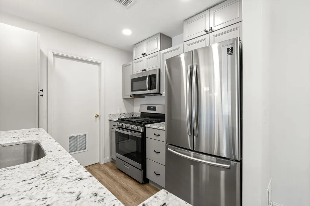 5 Bernards Road Merrimack NH 03054