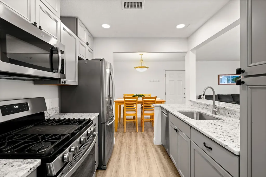 5 Bernards Road Merrimack NH 03054