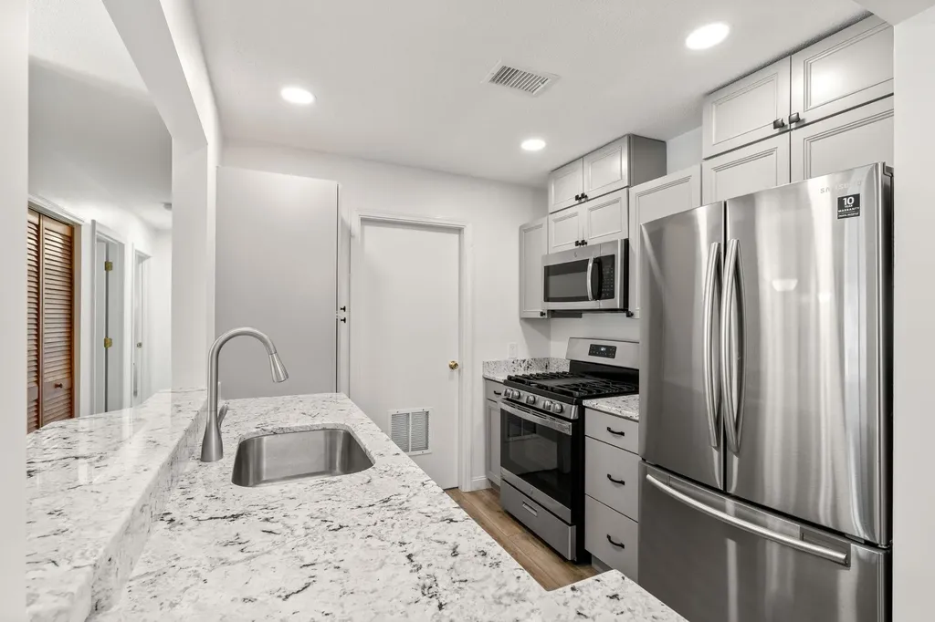 5 Bernards Road Merrimack NH 03054