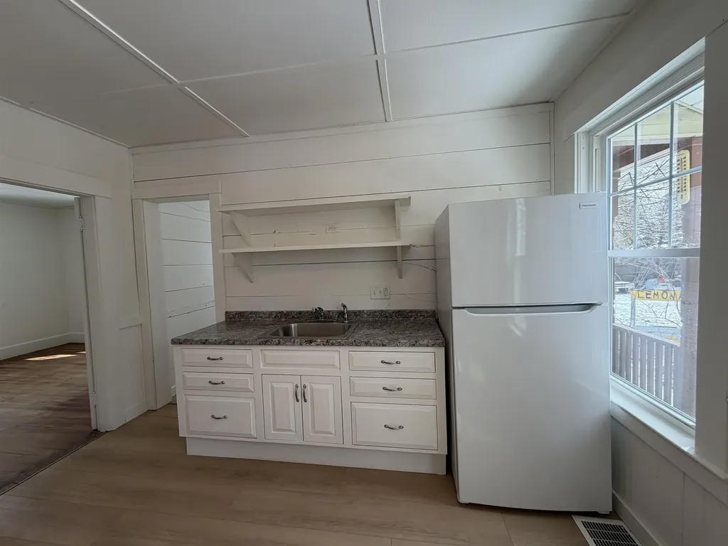 78 Central Street Brattleboro VT 05301