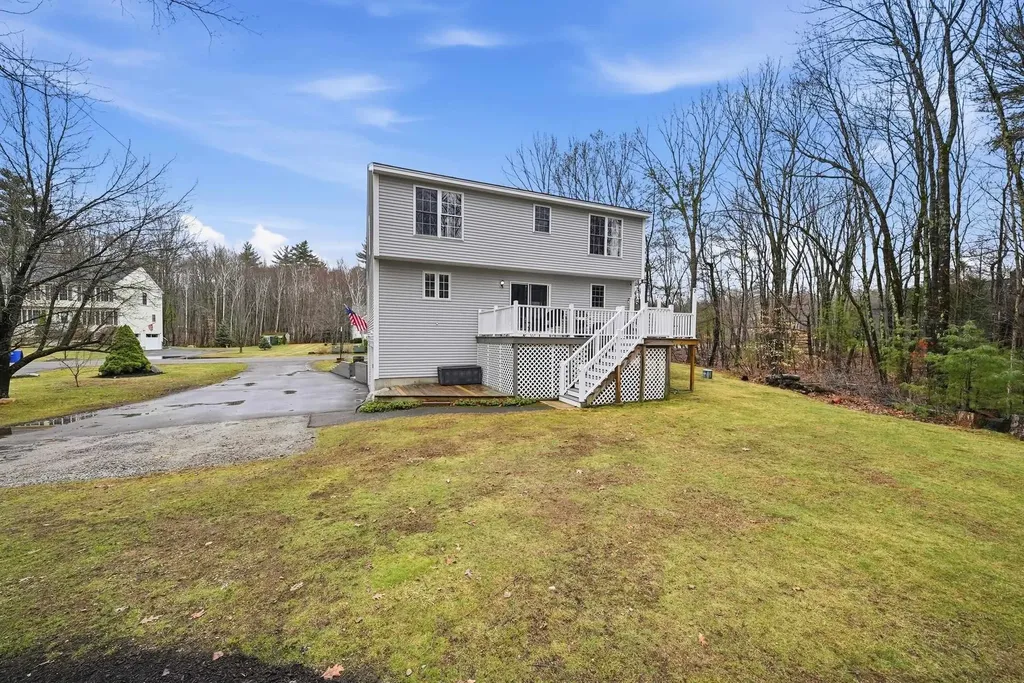 41 Drew Woods Drive Derry NH 03038