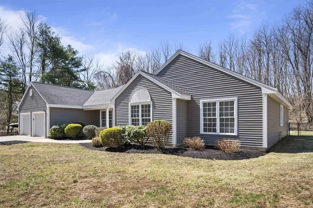 64 Cottage Road Kensington NH 03833