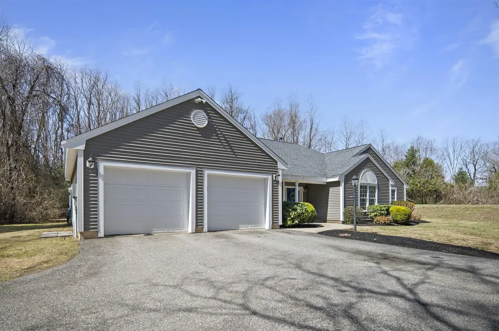 64 Cottage Road Kensington NH 03833