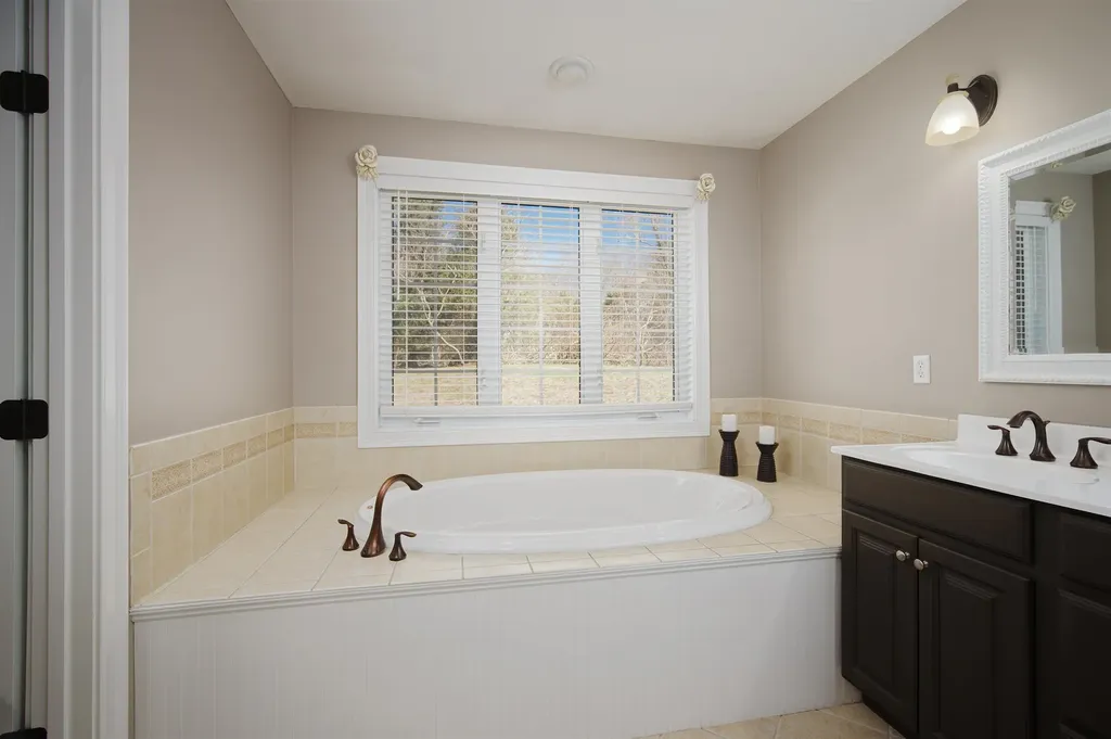 64 Cottage Road Kensington NH 03833