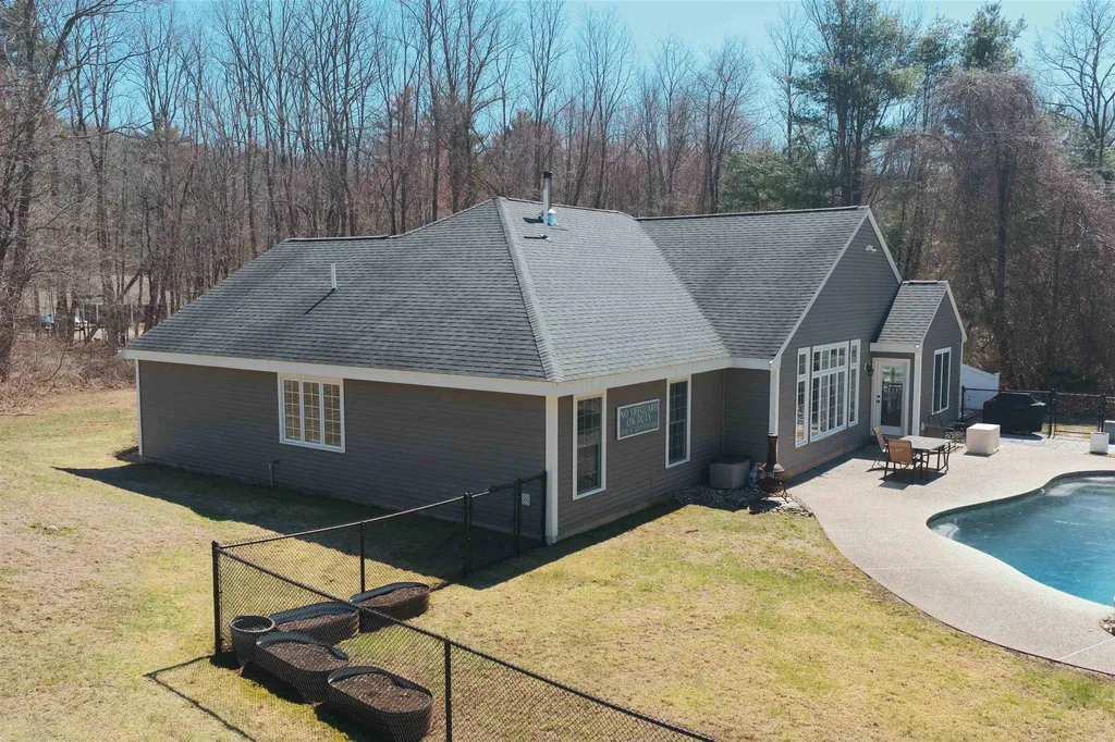64 Cottage Road Kensington NH 03833