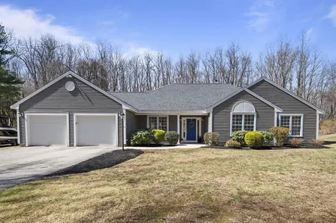 64 Cottage Road Kensington NH 03833